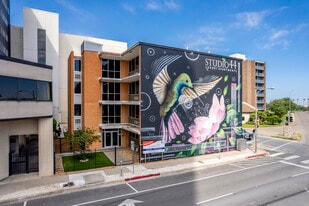 Studio 44 Apartments - Pub