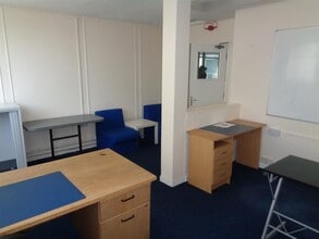 80 Eastmount Rd, Darlington for lease Interior Photo- Image 2 of 4