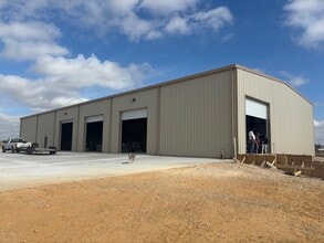 764 Soechting Rd, New Braunfels, TX for lease Interior Photo- Image 1 of 3