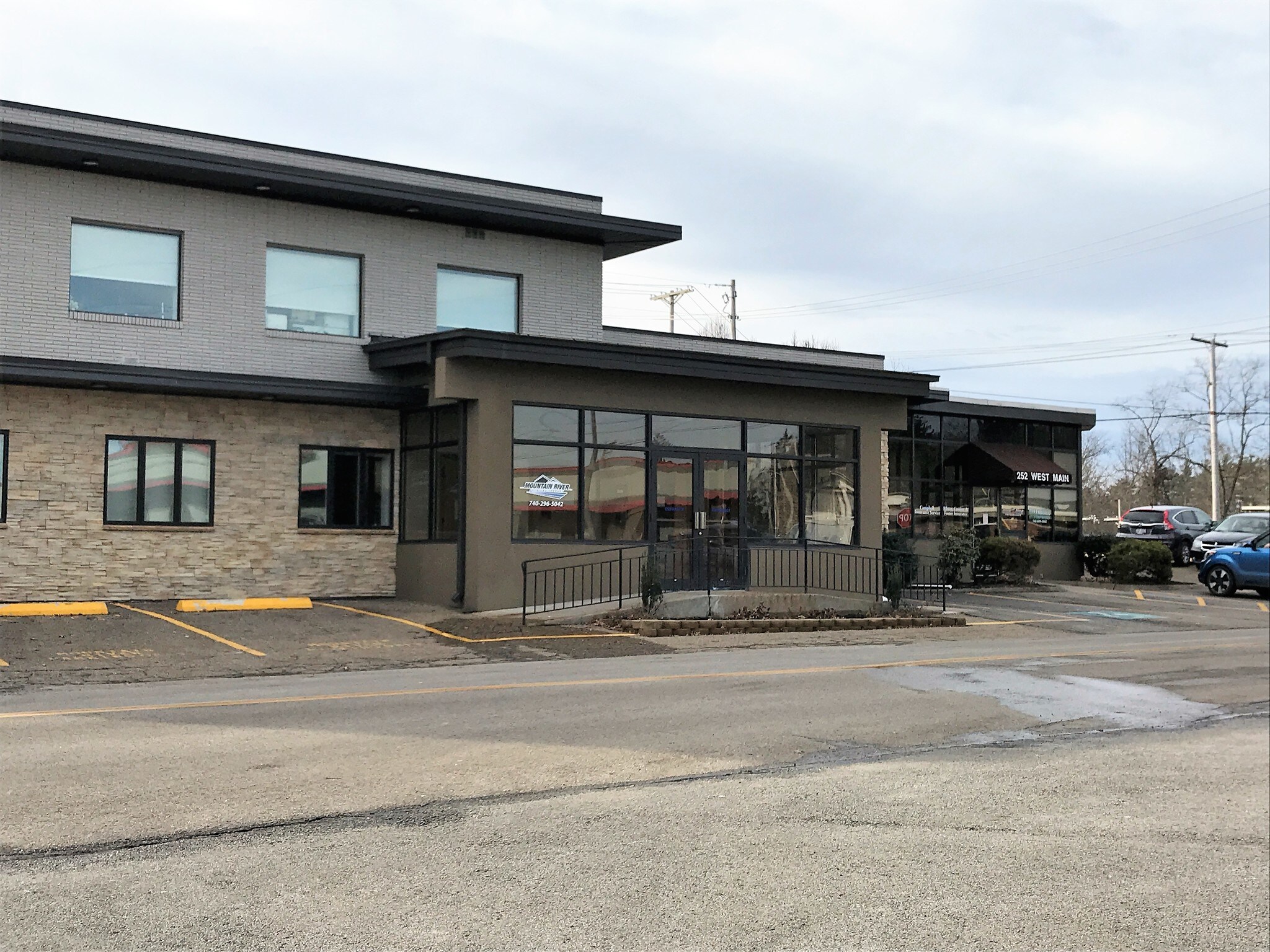 252 W Main St, Saint Clairsville, OH 43950