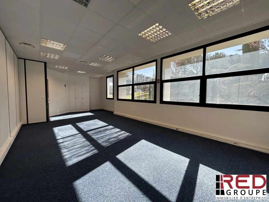 Office in LES MILLES for lease Building Photo- Image 1 of 5