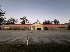 2910 Antoine Dr, Houston, TX for lease Building Photo- Image 2 of 9