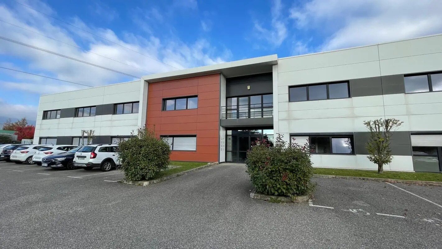 Flex in Saint-Genis-Pouilly for sale Building Photo- Image 1 of 16