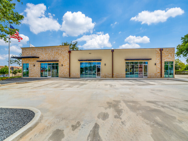 7927 Calle Rialto, San Antonio, TX for lease - Building Photo - Image 3 of 18