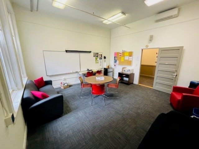 10 Merchants Row, Middlebury, VT for sale - Interior Photo - Image 2 of 10