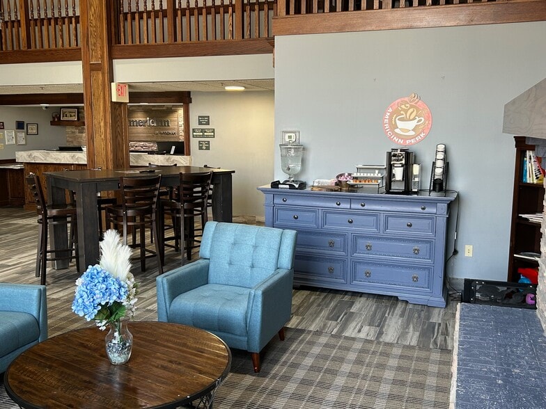 222 W 2nd St, Ottumwa, IA for sale - Building Photo - Image 2 of 23