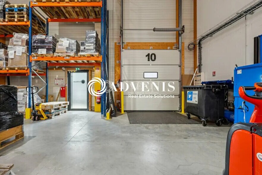 Flex in Brie-Comte-Robert for lease - Interior Photo - Image 3 of 6