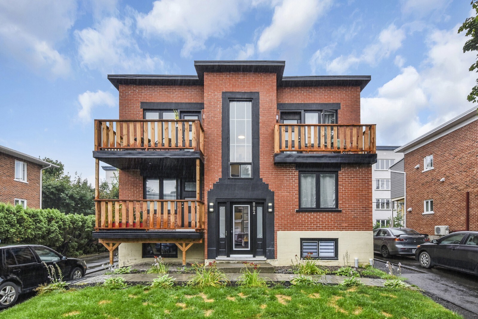 882 Rue Paradis, Québec, QC for sale Primary Photo- Image 1 of 1