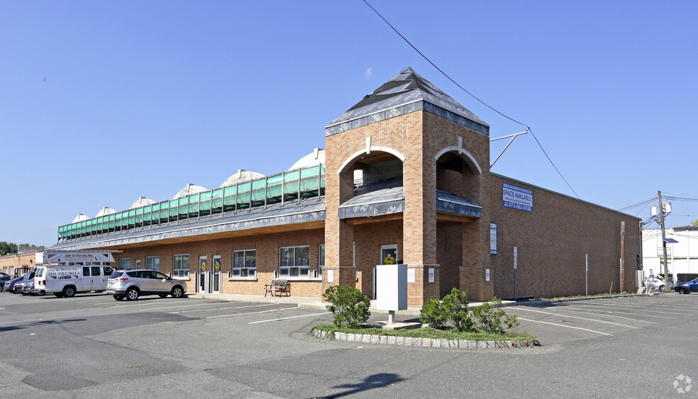 1275 Bloomfield Ave, Fairfield, NJ for lease - Building Photo - Image 2 of 3