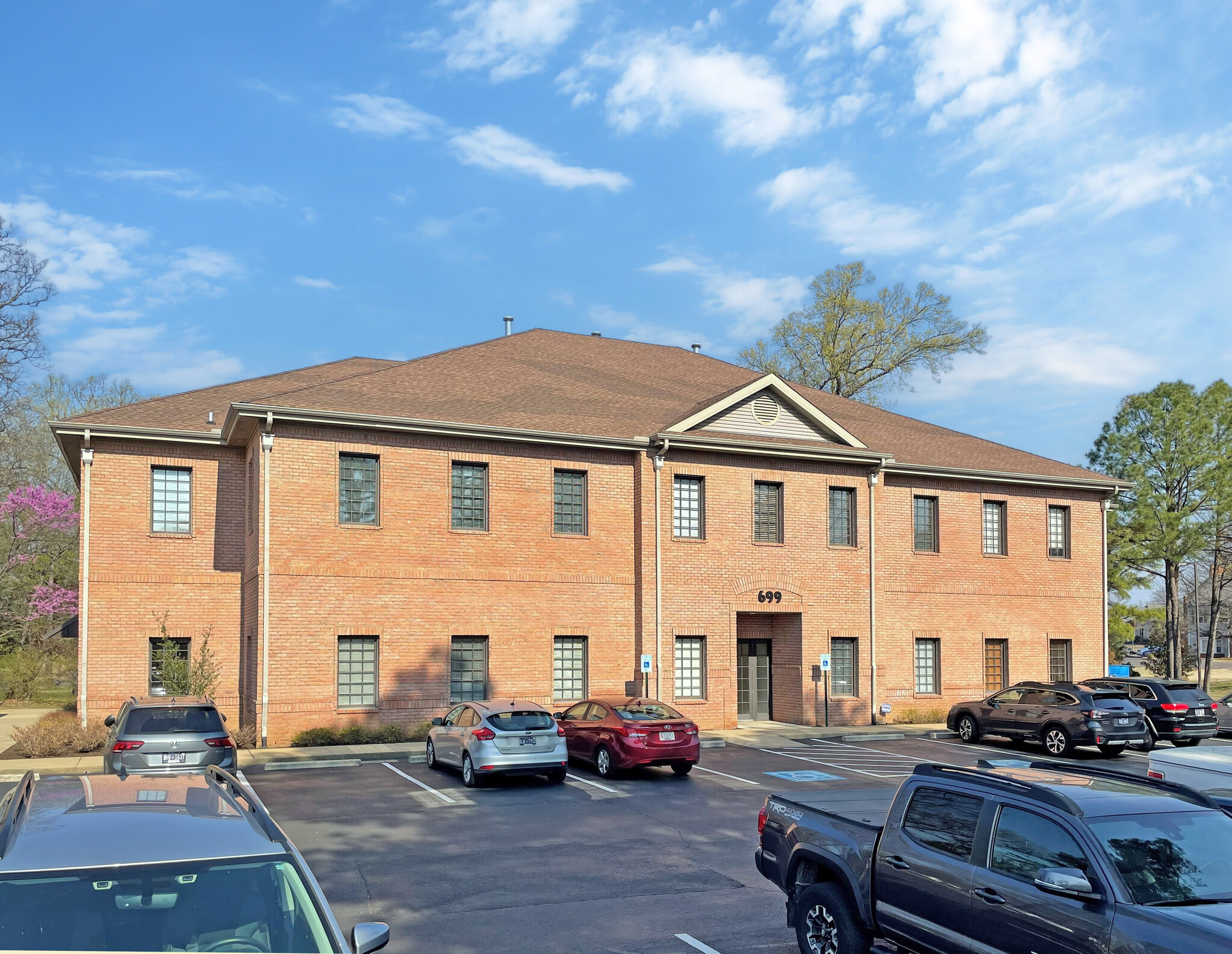 699 Oakleaf Office Ln, Memphis, TN for lease Building Photo- Image 1 of 1