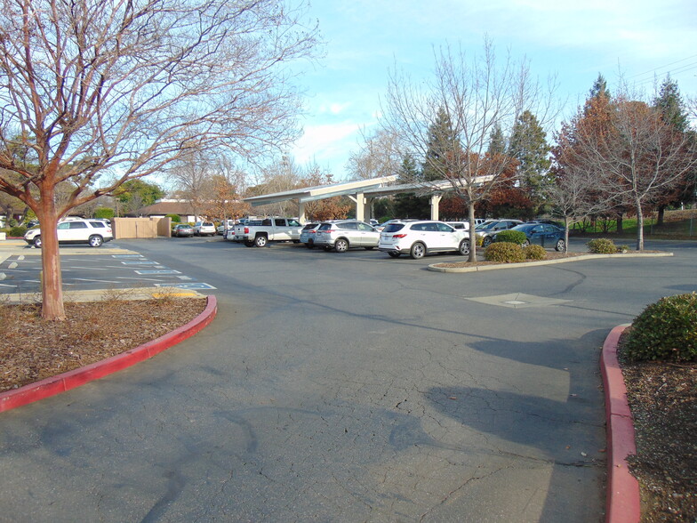 670 Rio Lindo Ave, Chico, CA for lease - Building Photo - Image 3 of 14