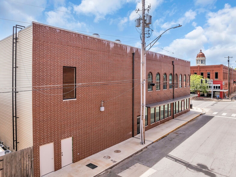 127 W Main St, Ardmore, OK for sale - Building Photo - Image 3 of 32