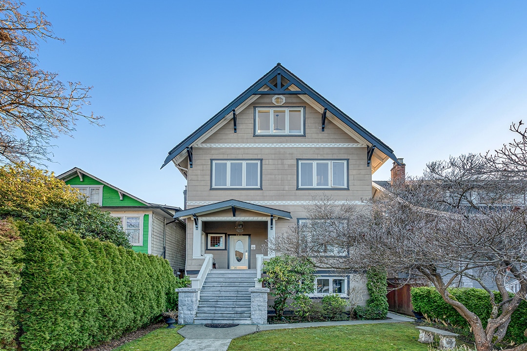 2814 3rd Av W, Vancouver, BC for sale Primary Photo- Image 1 of 47