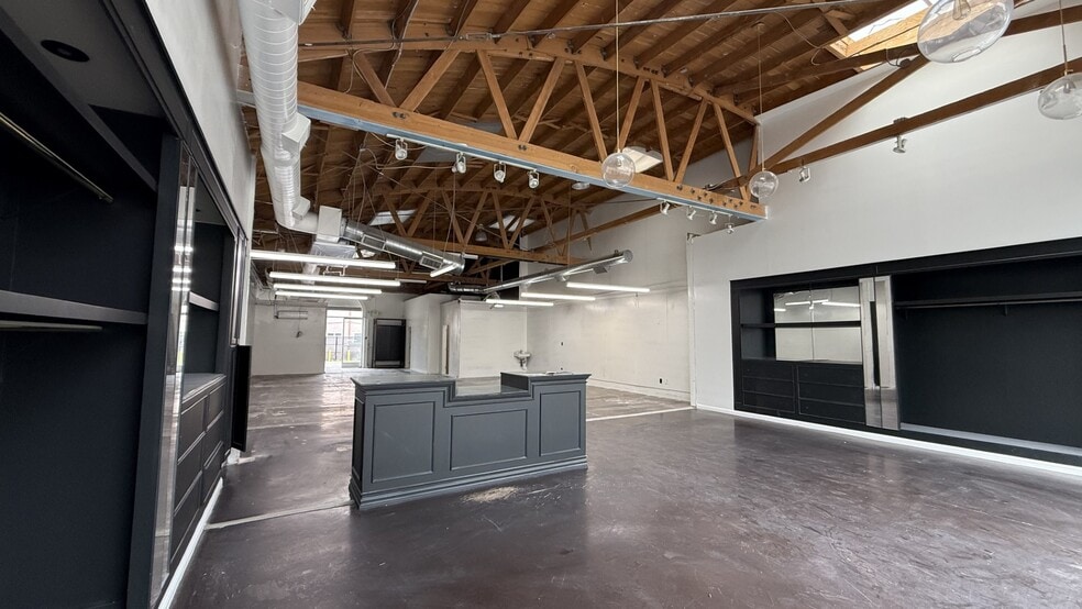 7922-7924 Melrose Ave, Los Angeles, CA for lease - Building Photo - Image 3 of 5