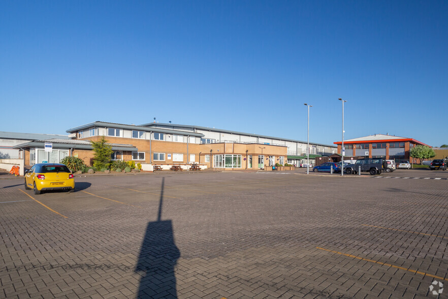 Howard Way, Newport Pagnell for lease - Primary Photo - Image 1 of 1