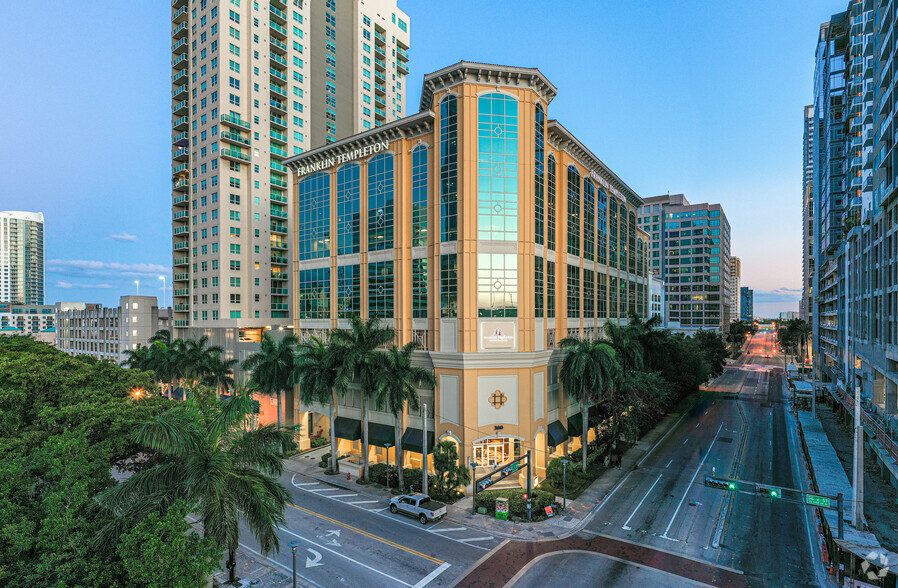 300 SE 2nd St, Fort Lauderdale, FL for lease - Building Photo - Image 1 of 7