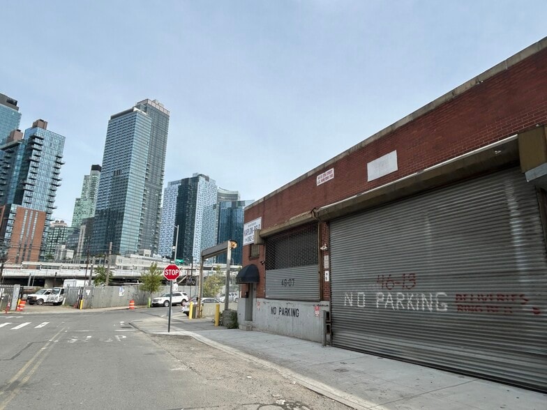4613 27th St, Long Island City, NY for lease - Building Photo - Image 3 of 9