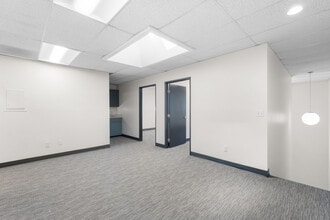 865 Rainier Ave N, Renton, WA for lease Building Photo- Image 2 of 17