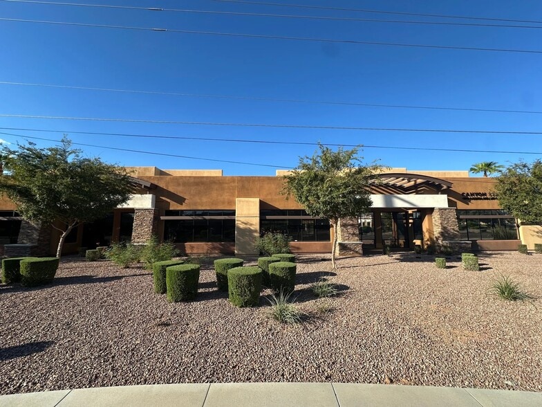 1460 W Elliot Rd, Gilbert, AZ for lease - Building Photo - Image 3 of 3