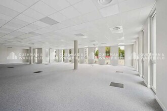 70 A Cours Tolstoï, Villeurbanne for lease Building Photo- Image 2 of 11