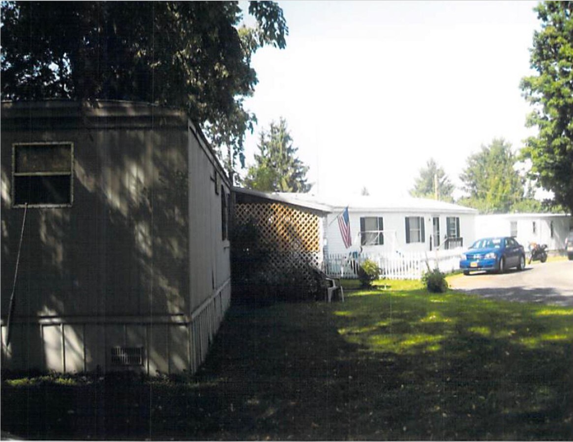 805 Southside Dr, Oneonta, NY 13820