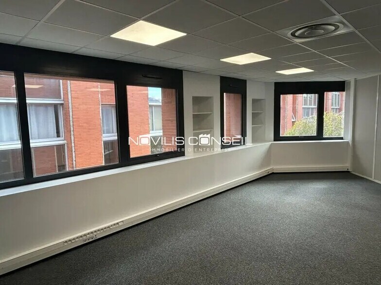 Office in Labège for lease - Building Photo - Image 3 of 7