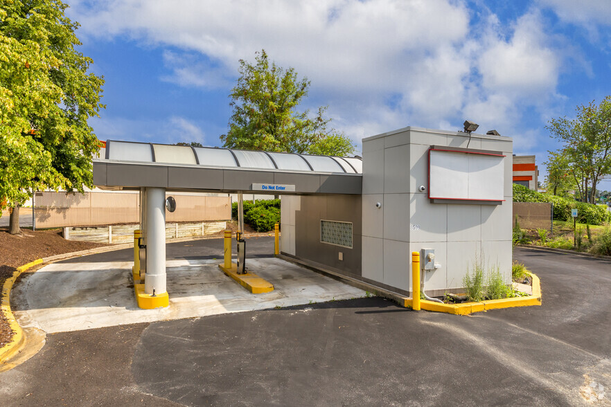 8509 Oak St, Laurel, MD for lease - Building Photo - Image 1 of 3
