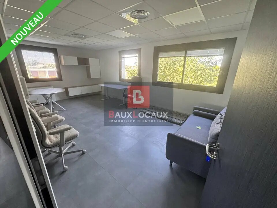 Office in Avignon for lease Interior Photo- Image 1 of 11