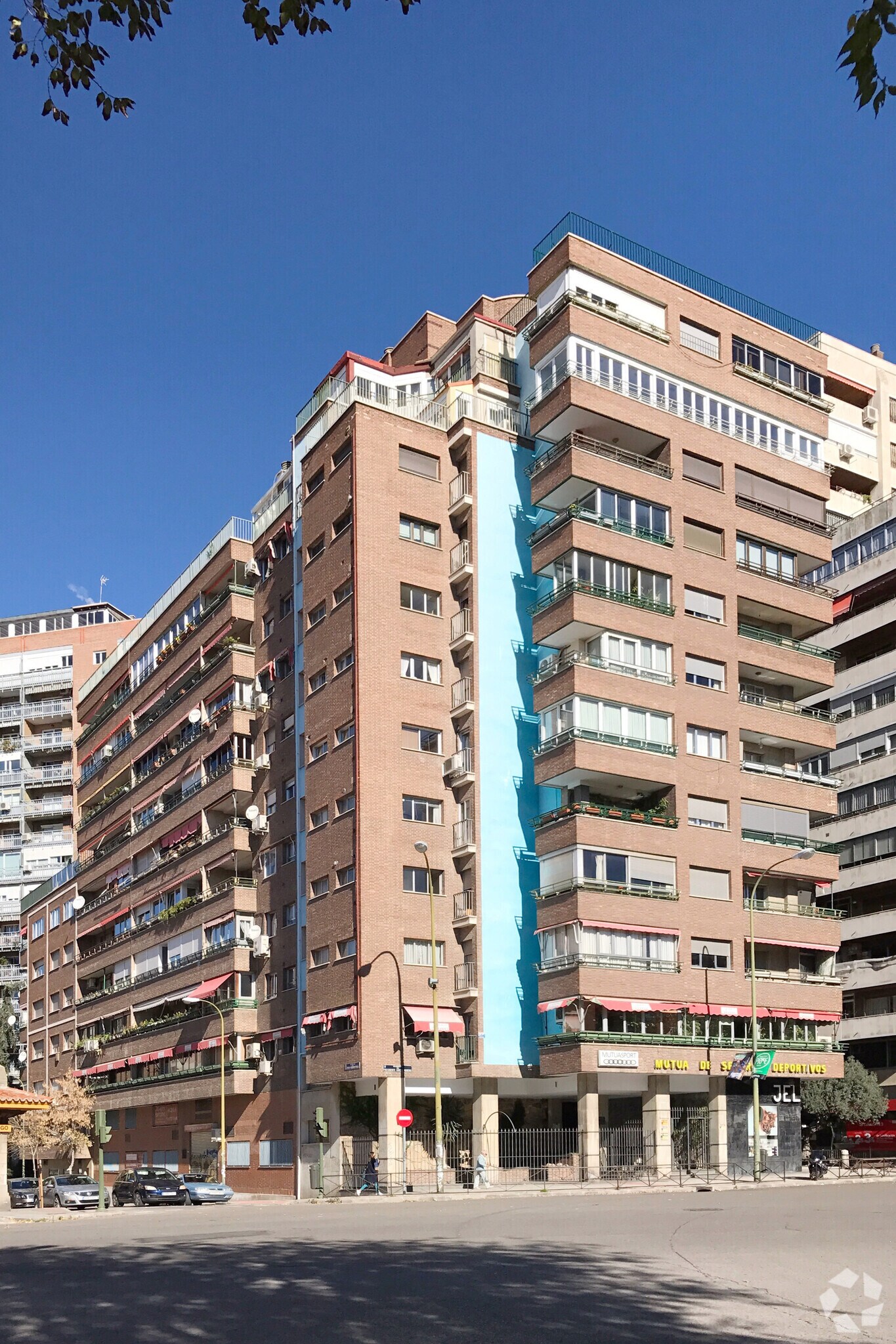 Avenida de la Reina Victoria, 72, Madrid, Madrid for sale Primary Photo- Image 1 of 1