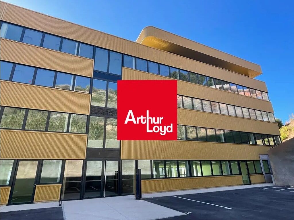 Location Bureaux 228 m² - Photo 1