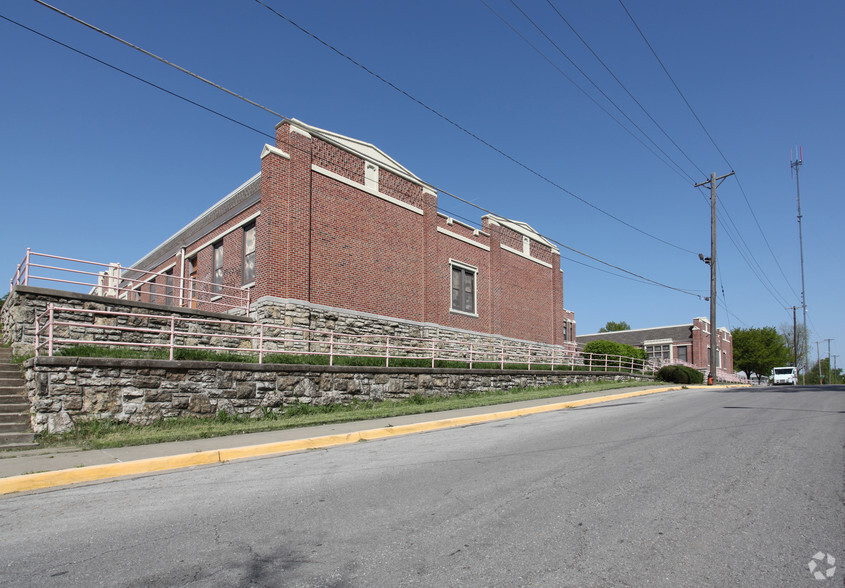 2630 Topping Ave, Kansas City, MO for sale - Building Photo - Image 1 of 1