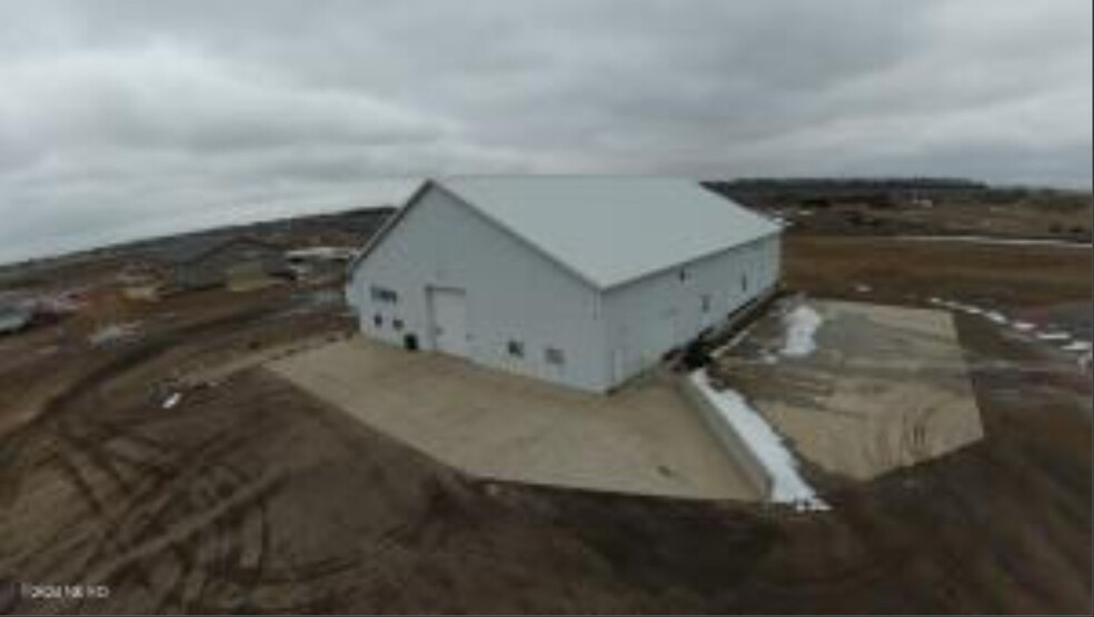 172 28th St NE, Watertown, SD for lease - Building Photo - Image 2 of 5