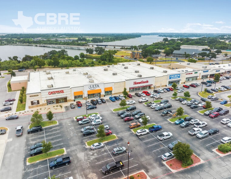 Granbury Lakeside Center portfolio of 3 properties for sale on LoopNet.com - Building Photo - Image 3 of 3