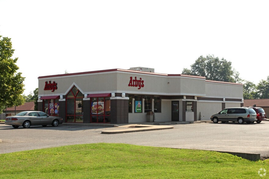 2634 Charlestown Rd, New Albany, IN 47150