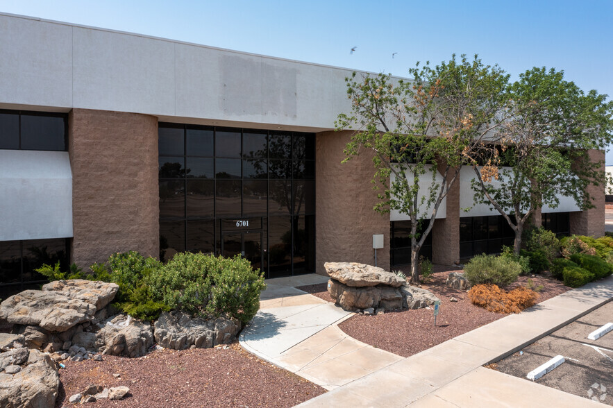 6701 S Midvale Park Rd, Tucson, AZ for lease - Building Photo - Image 3 of 17