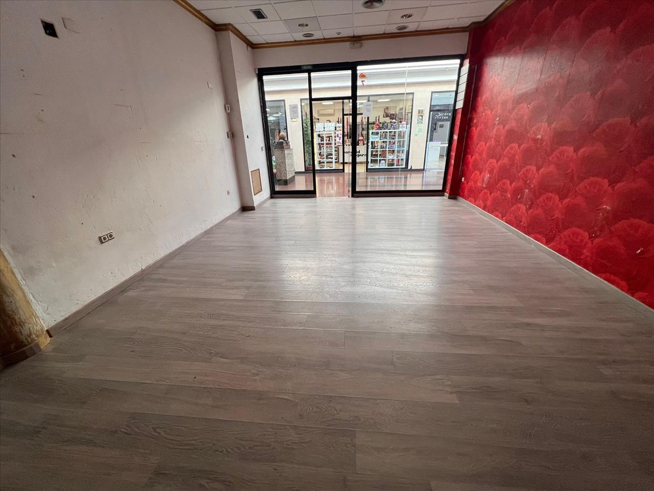 Retail in Almansa for sale Building Photo- Image 1 of 19