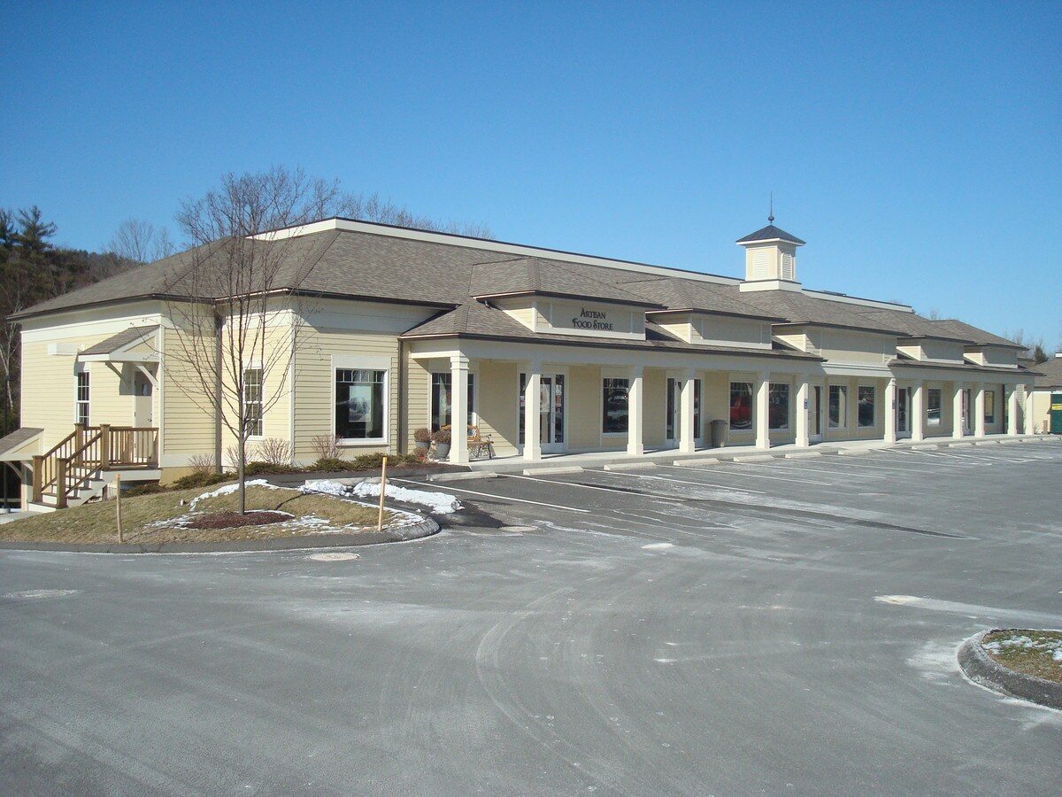 760 S Main St, Southbury, CT 06488