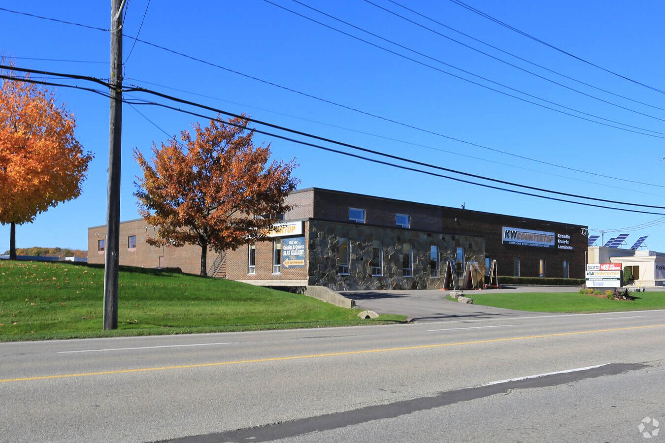 149 Manitou Dr, Kitchener, ON N2C 1L4