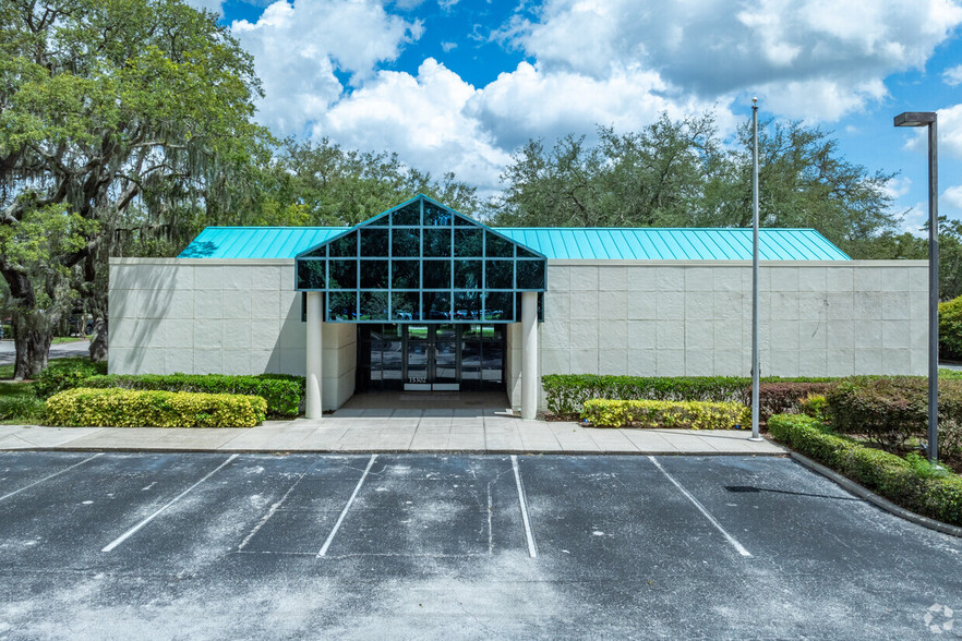 15302 Amberly Dr, Tampa, FL for lease - Building Photo - Image 3 of 25