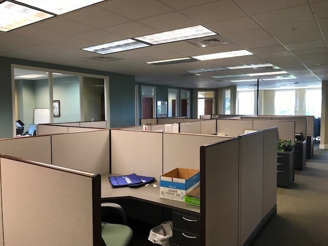 4851 Tamiami Trl N Naples Fl 34103 Coworking Space On Loopnet Com