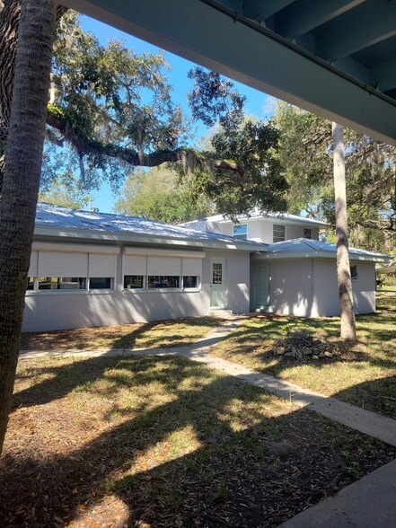 7-9 Magnolia Ave, Yankeetown, FL for sale - Building Photo - Image 2 of 19