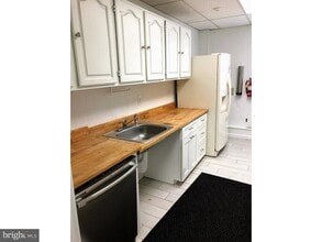 2 Kings Hwy W, Haddonfield, NJ for lease Interior Photo- Image 2 of 6