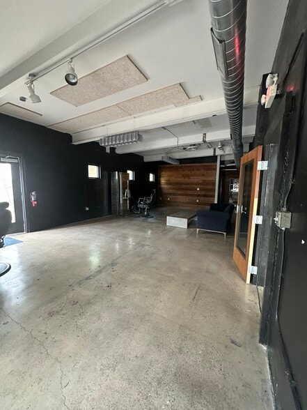 1209 E Cesar Chavez St, Austin, TX for lease - Building Photo - Image 3 of 19