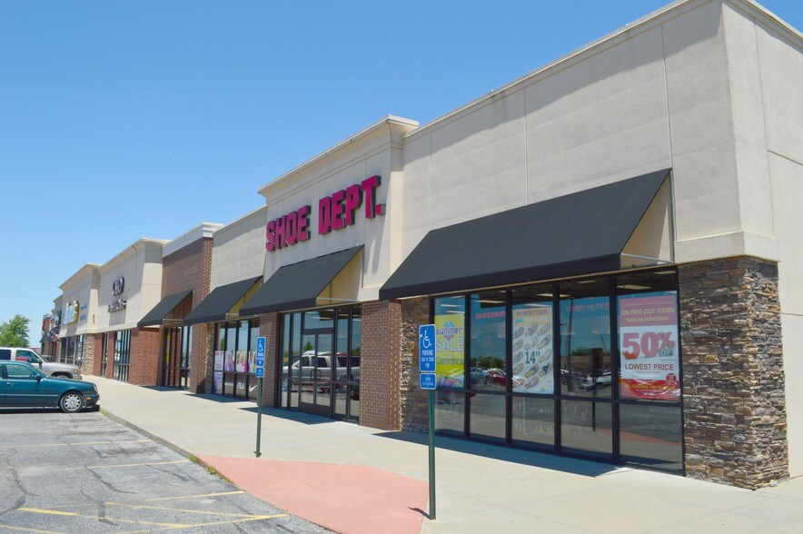 400 S Johnson Dr, Nevada, MO for lease - Building Photo - Image 2 of 4