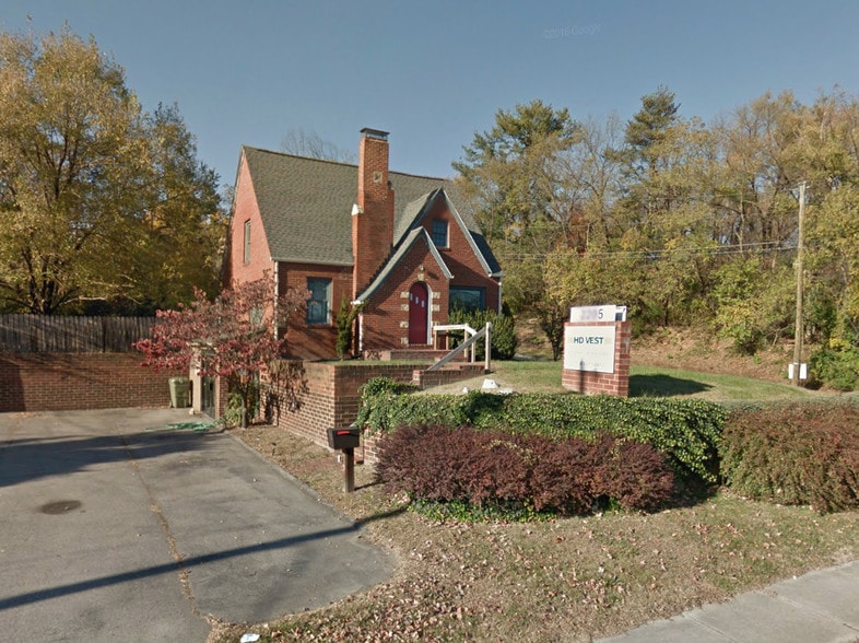2205 W Main St, Salem, VA for lease - Building Photo - Image 2 of 4