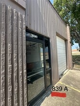 827-863 N IH 35, New Braunfels, TX for lease Interior Photo- Image 1 of 7