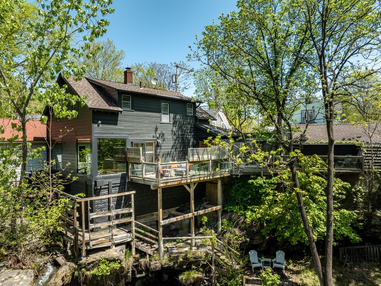 8 Tannery Brook Rd, Woodstock, NY for sale - Building Photo - Image 3 of 40