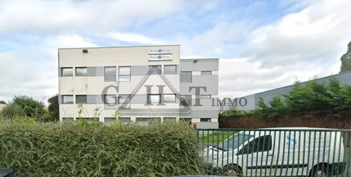 Industrial in Buc for sale - Building Photo - Image 2 of 2