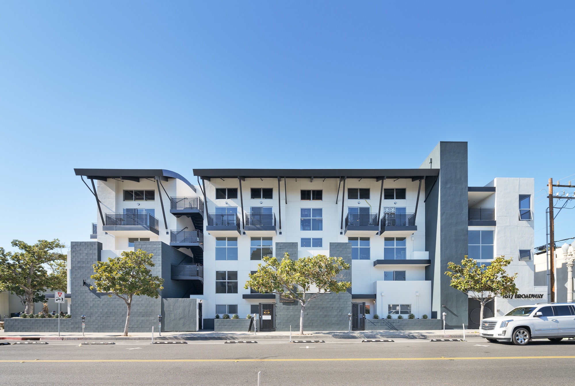 1617 Broadway, Santa Monica, CA for lease Building Photo- Image 1 of 5