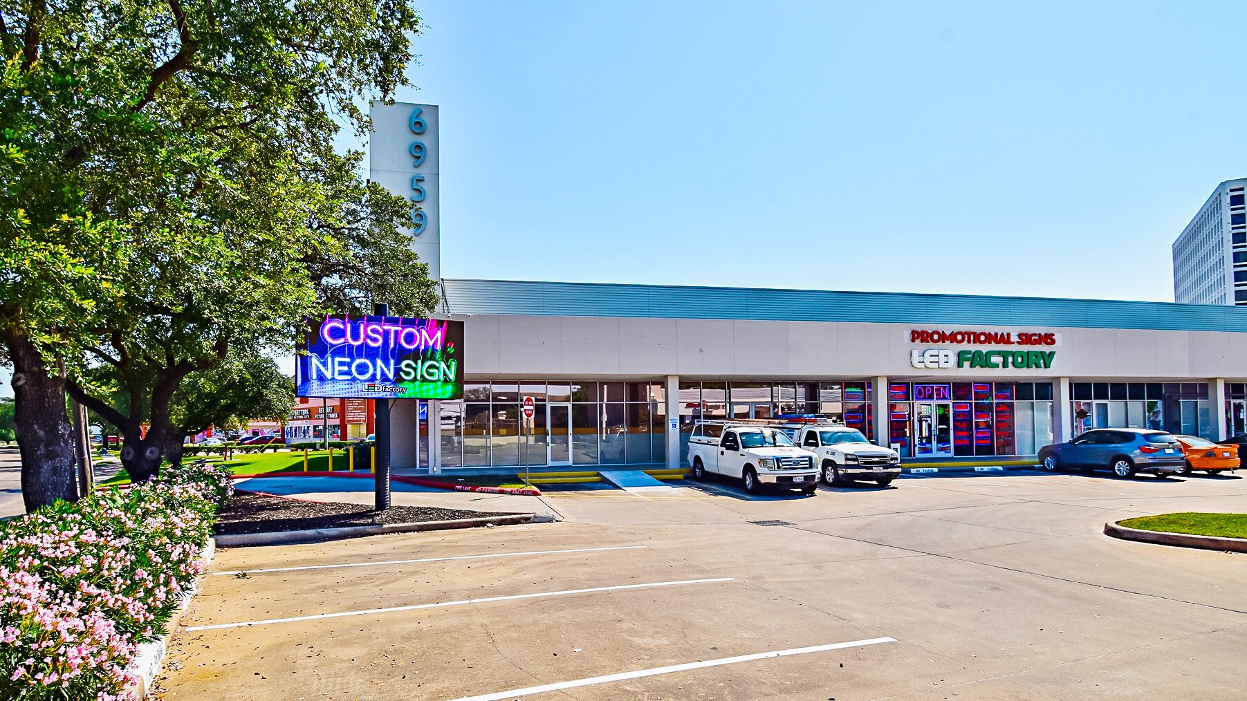 6959 Harwin Dr, Houston, TX 77036 Haute Harwin Fashion Center
